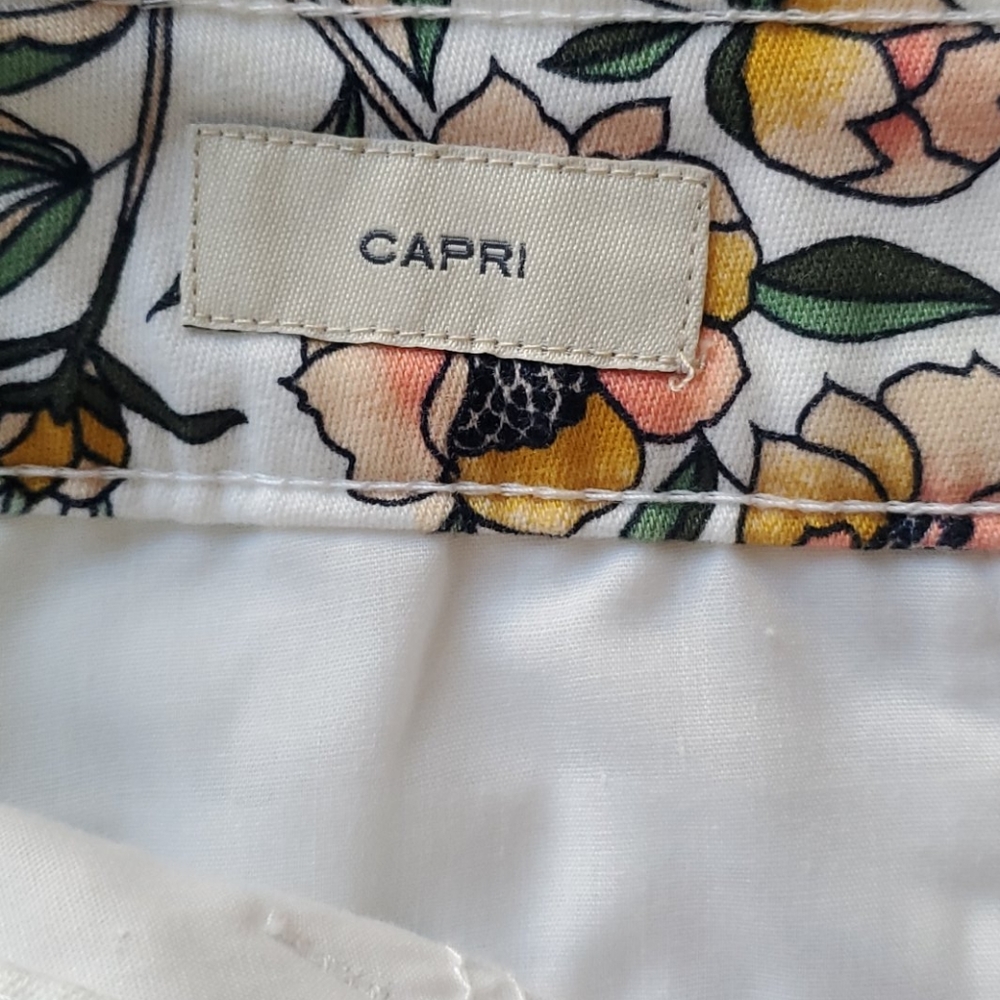 St.John Bay floral women capris size 12P - Picture 6 of 10